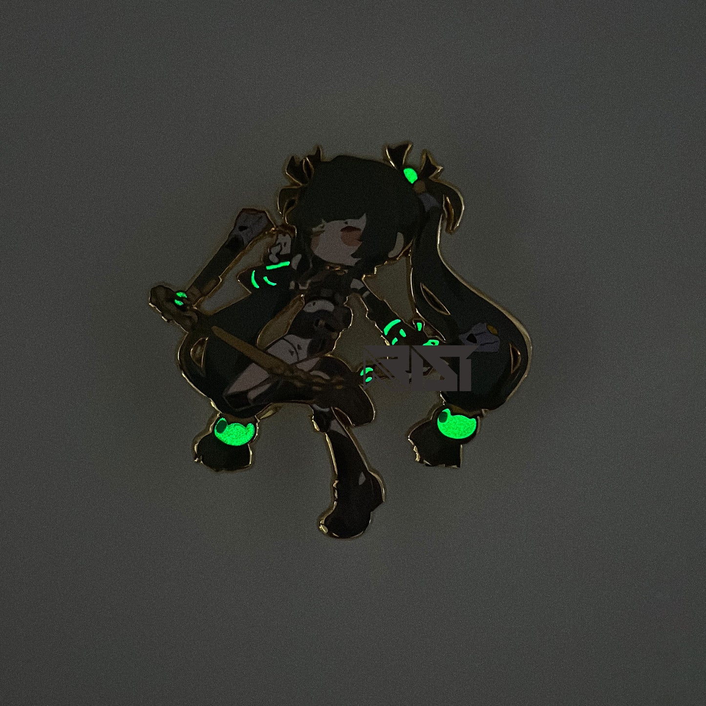 Qingyi - Zenless Zone Zero - Glow In the Dark - Hard Enamel Pin